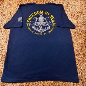 Under Armour Mens Freedom By Sea Octopus Anchor Graphic T-Shirt Navy Blue Large